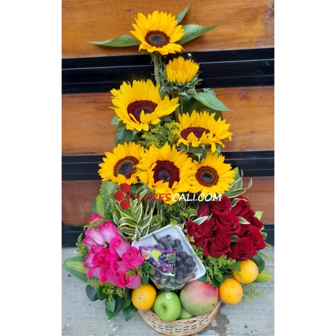 Ramo de Flores frutero con Girasoles y Rosas Florsterias en cali