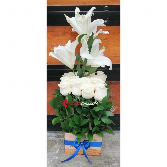 Ramo de Flores blancoas y Lirios para ti Mama