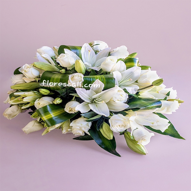 Cubre Caja Funebre Blanco flores en cali