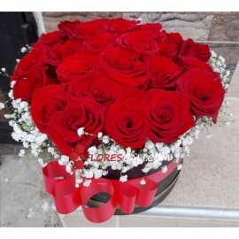 Cilindro con Rosas Follaje flores cali